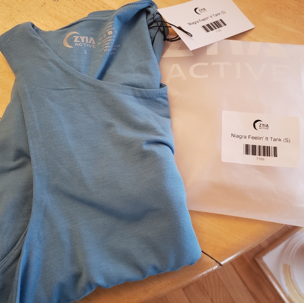 Zyia tank size small